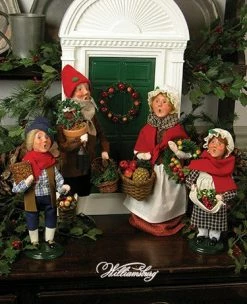 Byers' Choice Christmas Byers Choice Colonial Shoppers
