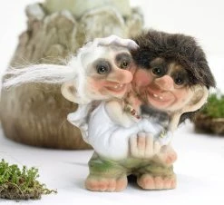 TheHolidayBarn.com Just Married Wedding Trolls